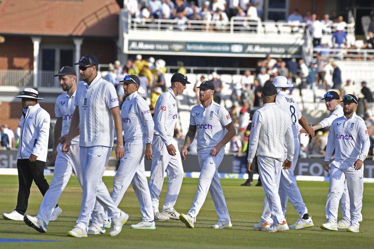 Stokes and Moeen revive England's Ashes bid - Vimarsana News