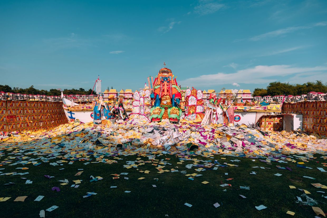 There will be three sessions of prayer and chanting for each sect each day. The ceremonies for both days will start at 9am and end at 5pm.