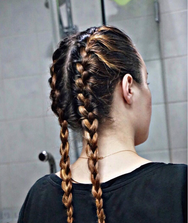 Braiding your hair and leaving it on overnight is one of the easiest ways to wake up with curls in the morning. Photo: InstagramArts With Ronnie