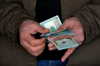 Oil trader Vitol doubles average pay on record US$15bil profit