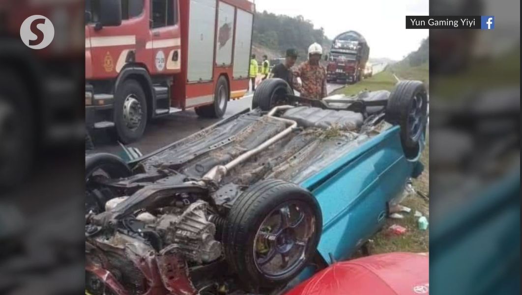 Three in family killed in car crash | The Star