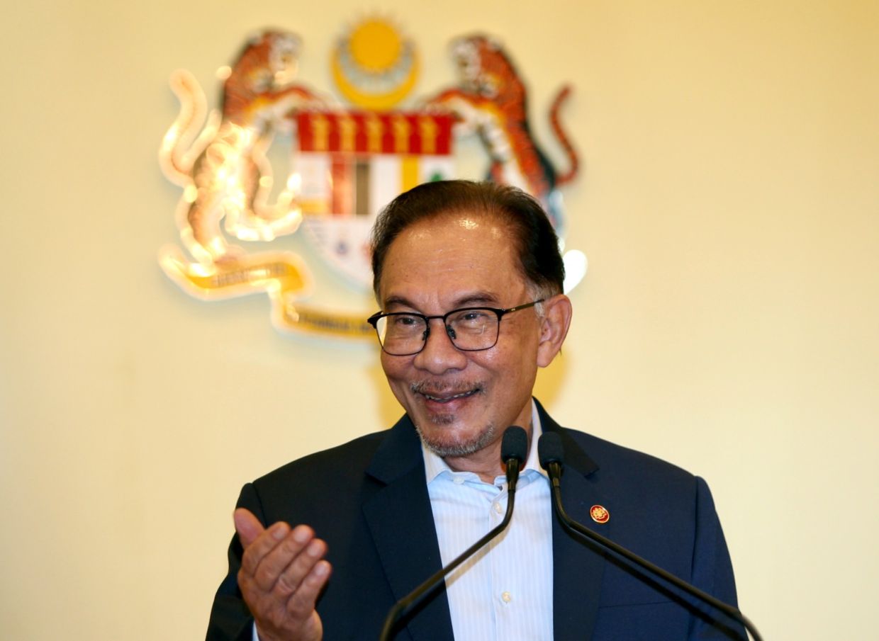 Indians show unity for Anwar - Vimarsana News
