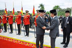 Brunei Sultan accorded state welcome at Istana Negara