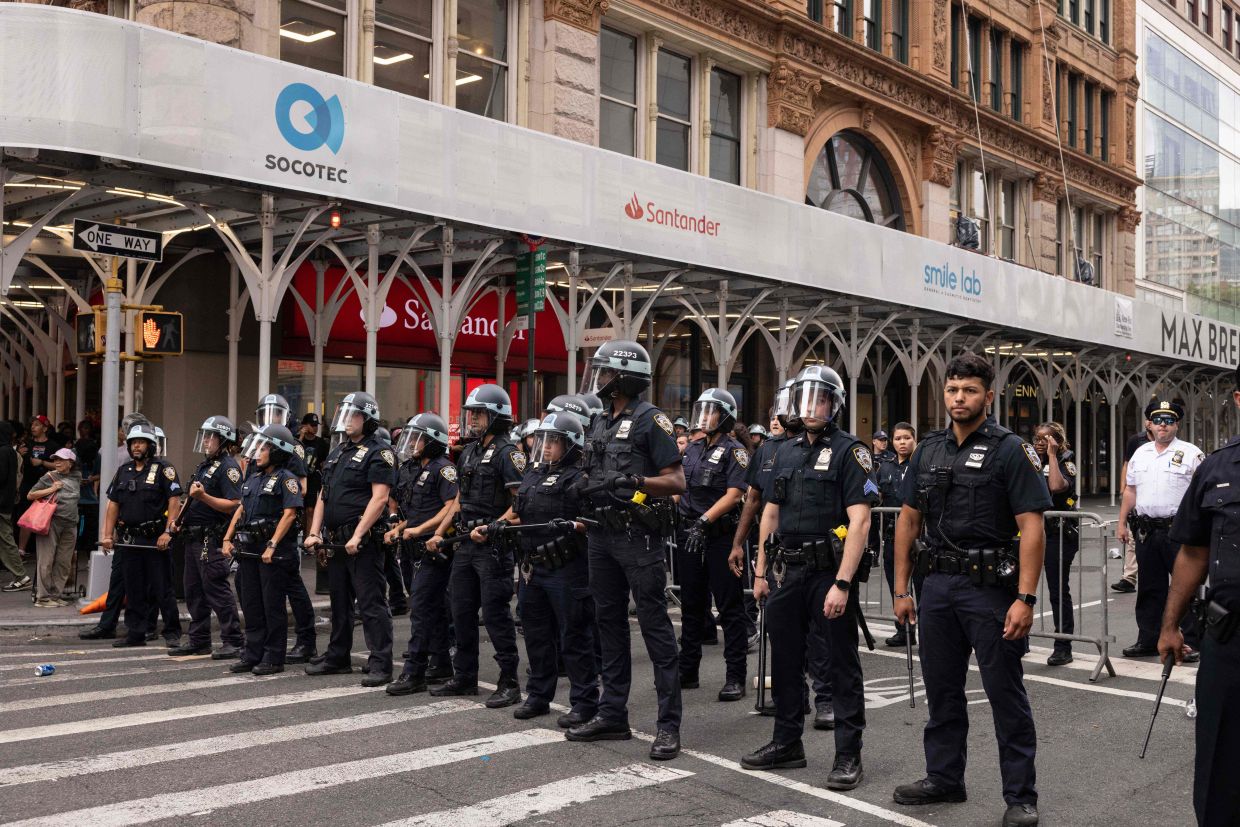 Sports Riot Header New York riot erupts as influencer touts game console giveaway | The Star