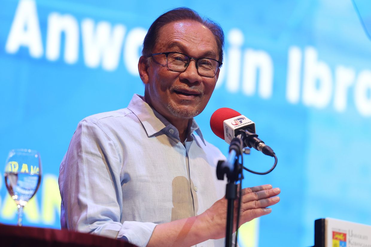Anwar says it again: Hardcore poverty will end | The Star