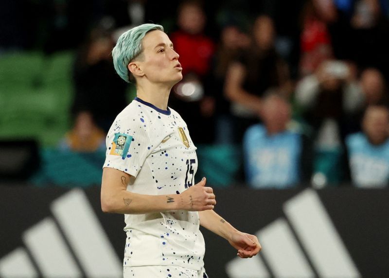 Mrapinoe Football: Soccer-Megan Rapinoe's World Cup career comes to tearful end ...