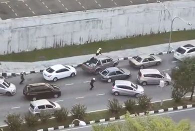 Cops fire shots to disable fleeing car - Vimarsana News