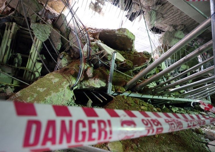 Two buried, five injured in S. Korea building floor collapse The Star