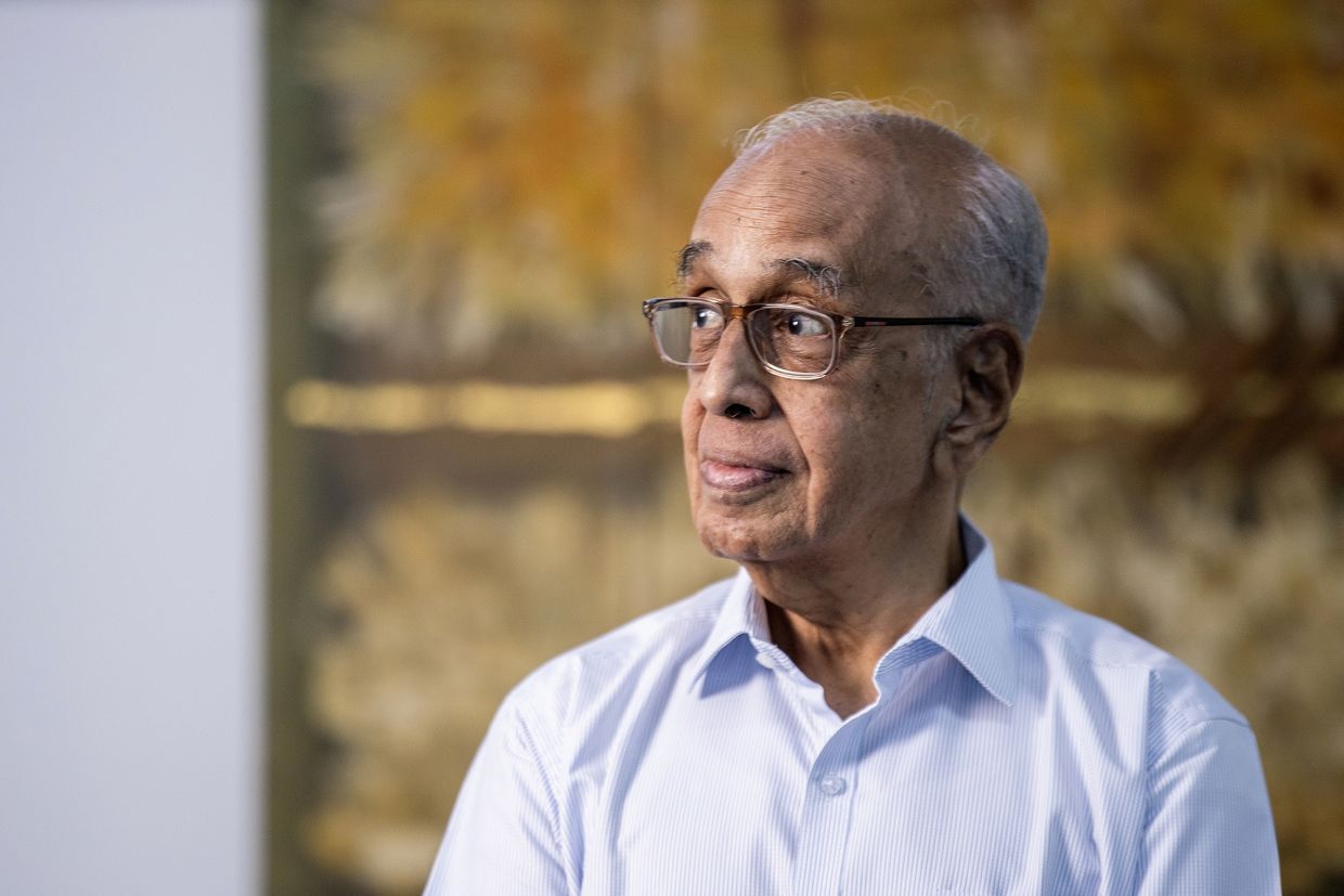 Tycoon who gave away US$750mil sees profit in loans to the poor - Vimarsana News