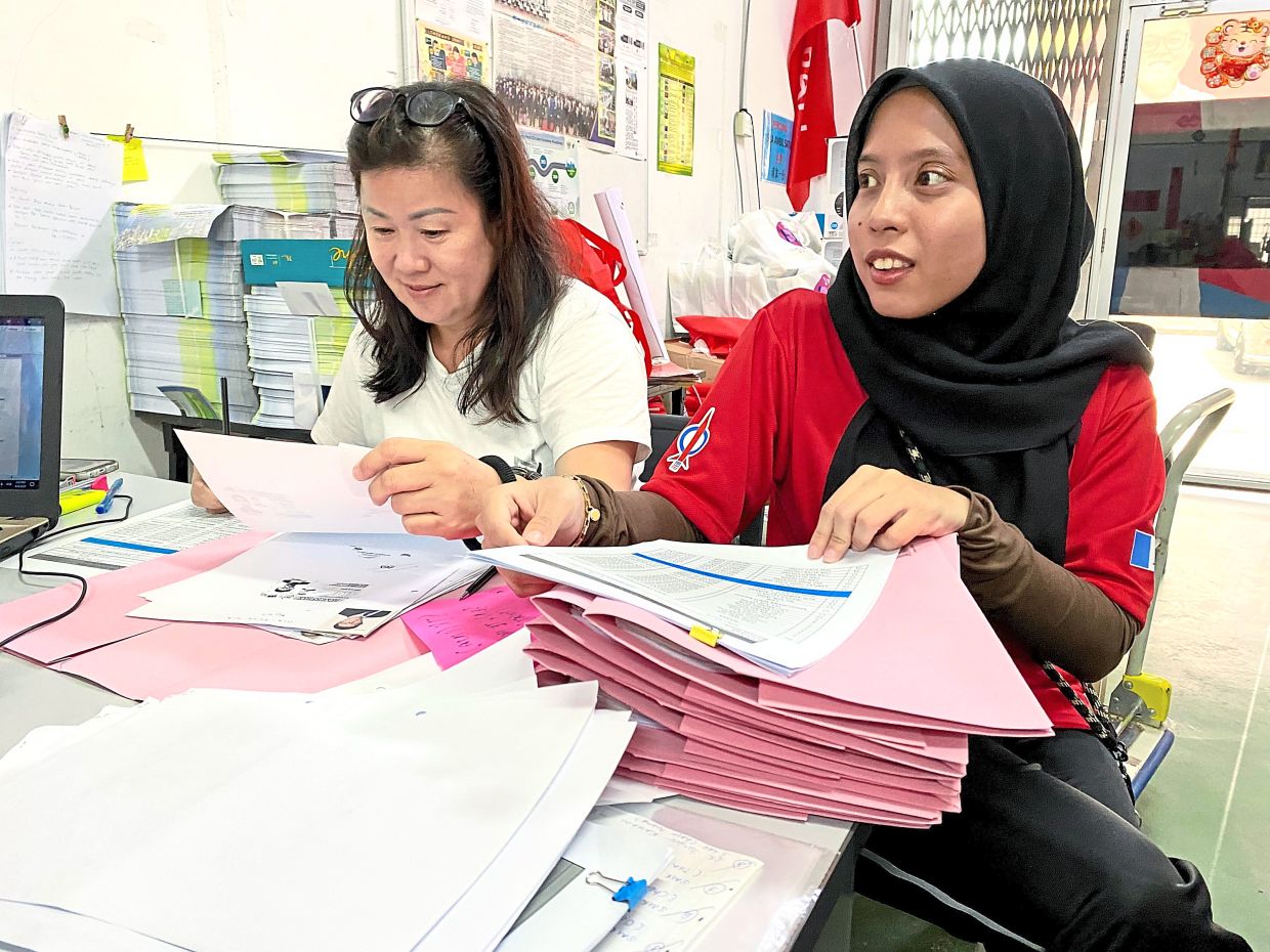 Volunteers who keep campaigns ticking for candidates - Vimarsana News