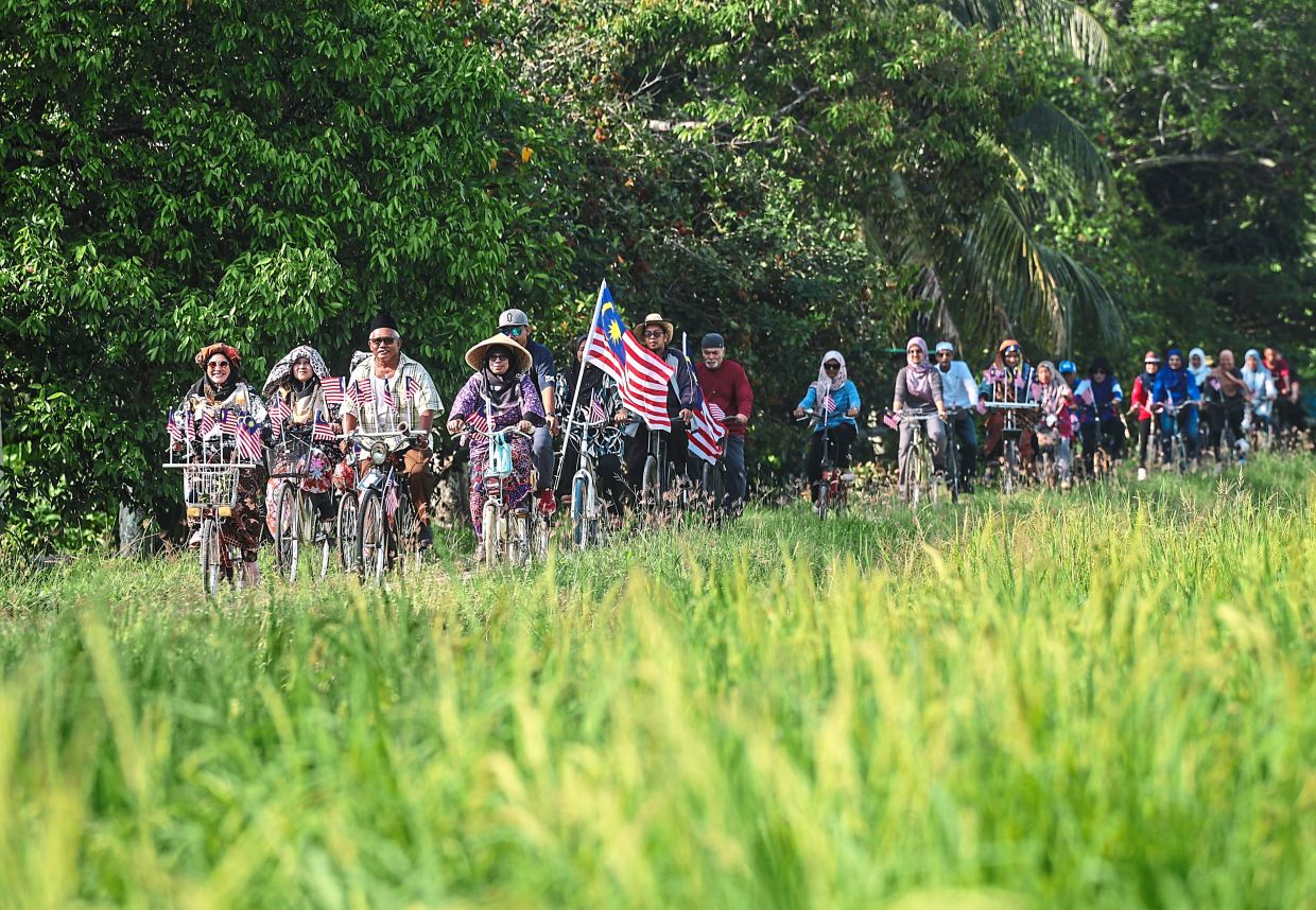 'Pedalling' patriotism to mark National Day - Vimarsana News