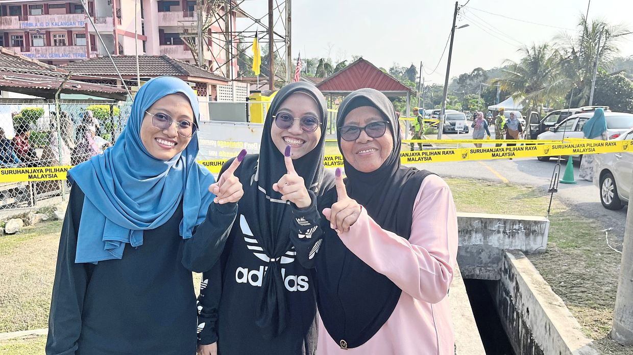 First to the ballot box, then off to work in Negri - Vimarsana News