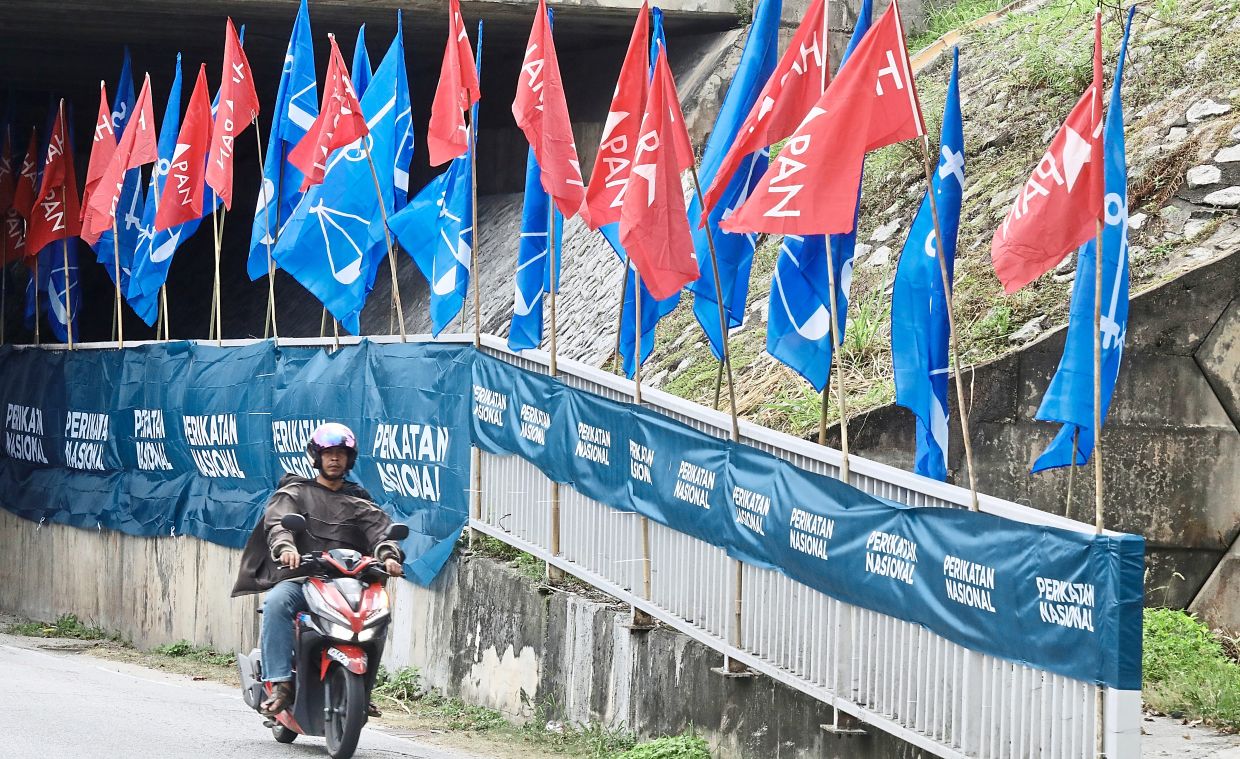 Clear message: A good political campaign can be summarised into a sentence; a great one into a phrase; a truly magnificent one into a single word, says the writer. — SHAARI CHEMAT/The Star