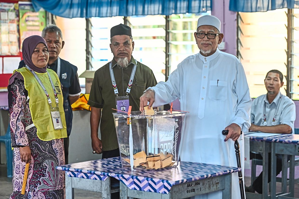 Perikatan makes clean sweep in Terengganu - Vimarsana News