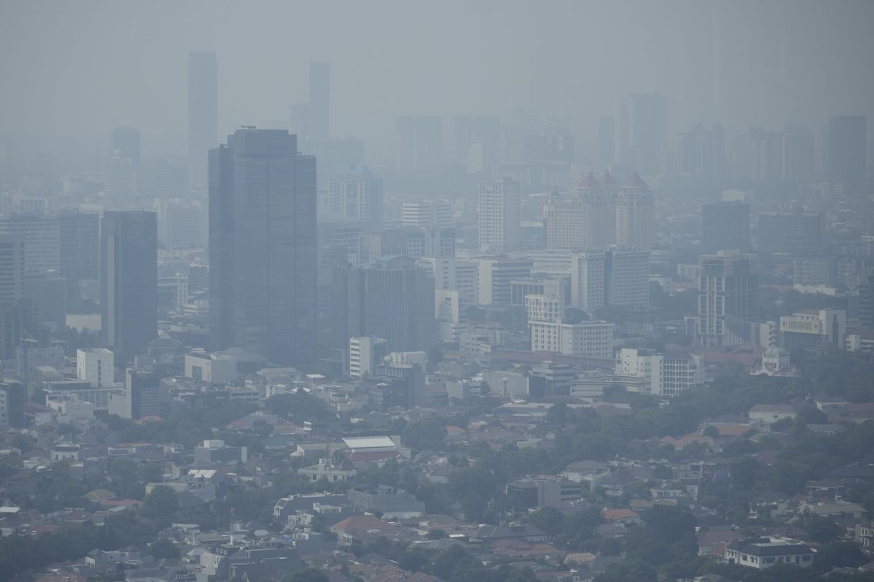 Jakarta is the world's most polluted city - Blame the dry season and vehicles for the gray skies, says govt - Vimarsana News