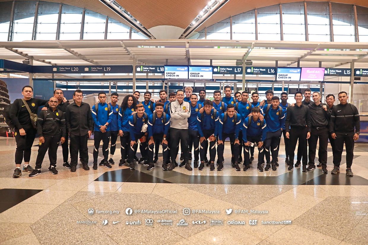 One for the album: The national Under-23 football squad posing for a group picture before leaving for Rayong, Thailand, for the AFF Under-23 championship.