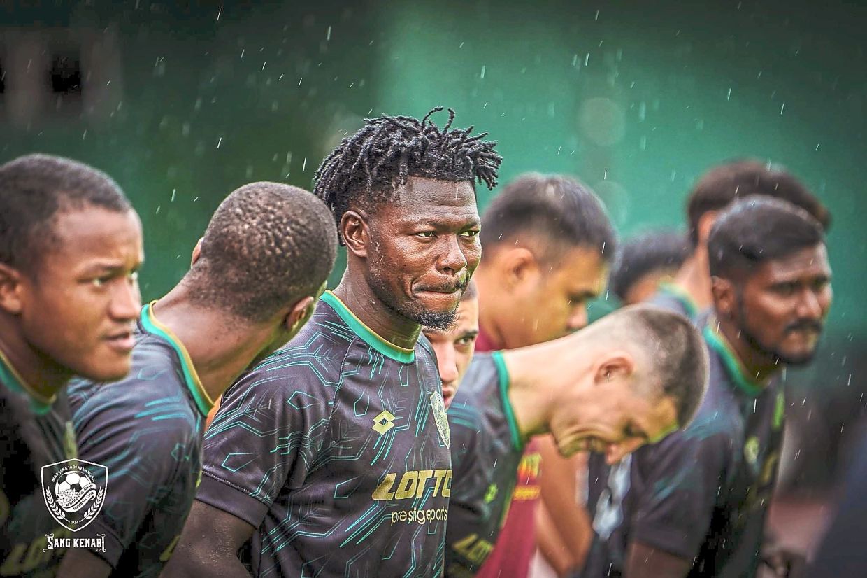 Football: Dayo rallies home crowd for support in Kedah’s do-or-die ...