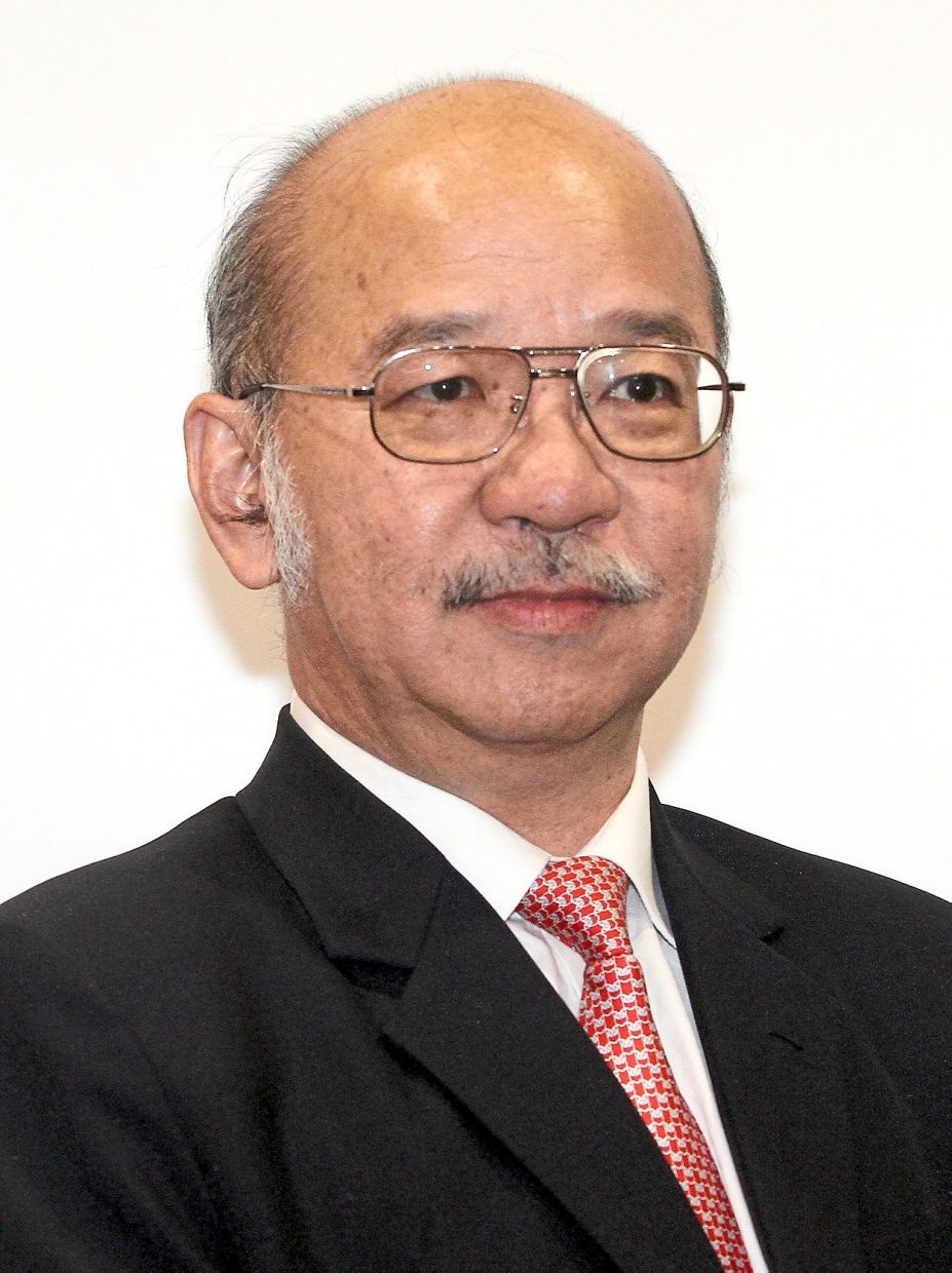Yong: 'In the same way that the Minister for Law has briefed Sabah assembly members on the Sulu claim arbitration case, Wisma Putra should also urgently brief the assembly on the Sulawesi Sea and Ambalat issue.'