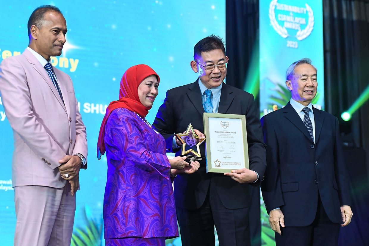 Volunteers recognised for social work - Vimarsana News