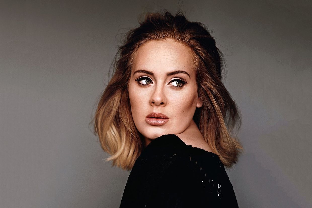 Adele recalls backstage collapse after sciatica attack : vim