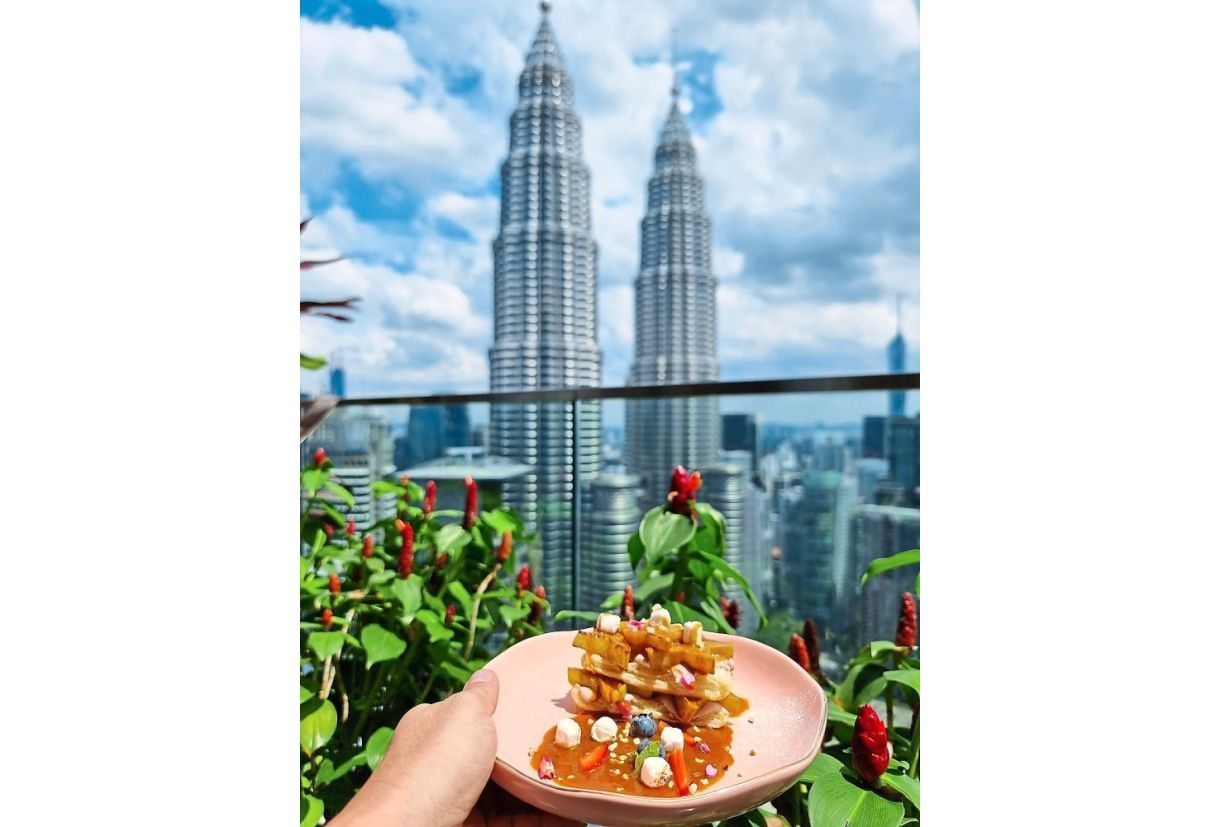 Dining in the sky - Vimarsana News