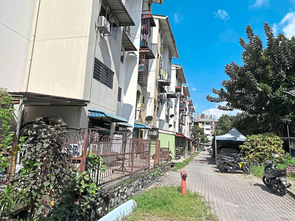 Illegally built structures at PJ flats pose fire risk - Vimarsana News