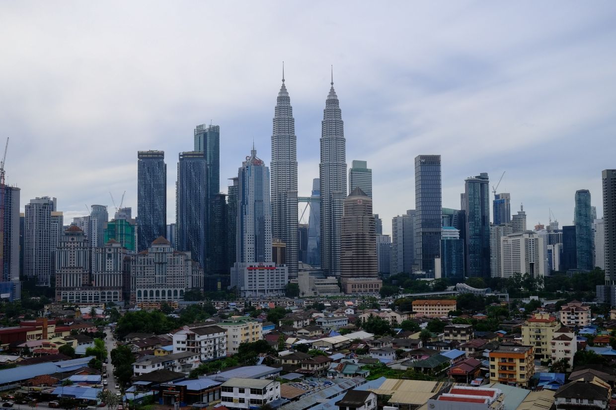 Report: 12MP set to achieve annual GDP growth of 5-5.5%, GNI of RM61,000 in 2025 - Vimarsana News