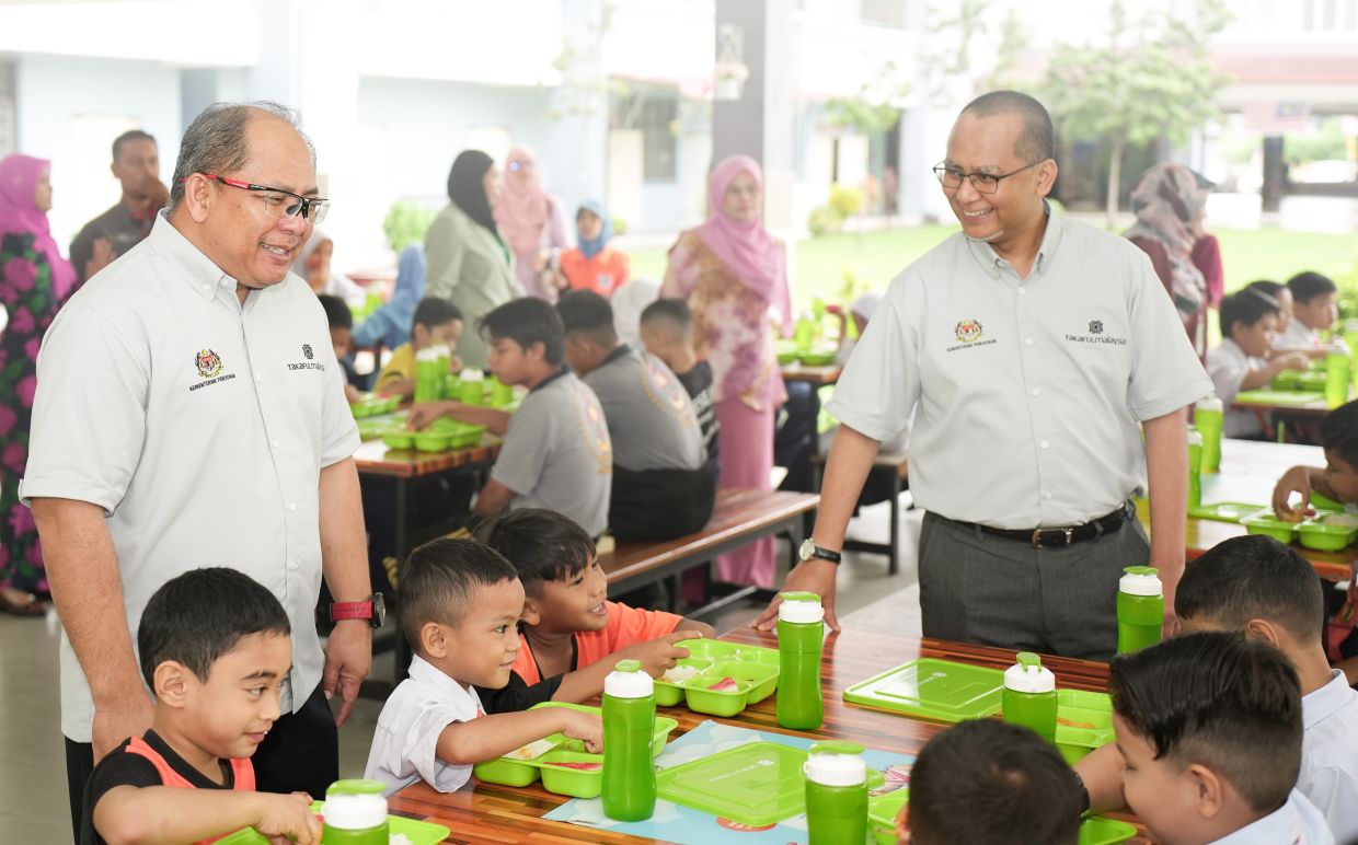Takaful Malaysia launches student food aid programme with nutritious