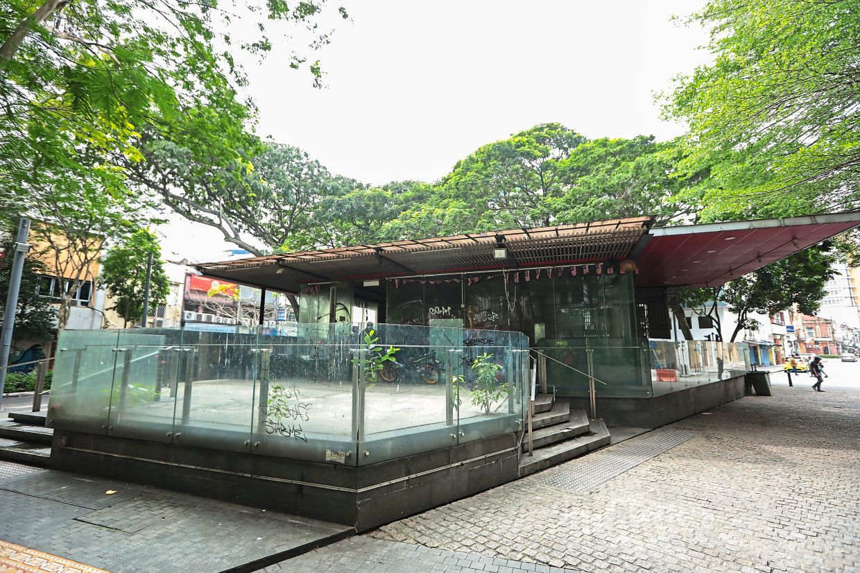 Neglected structure in KL city draws concerns - Vimarsana News
