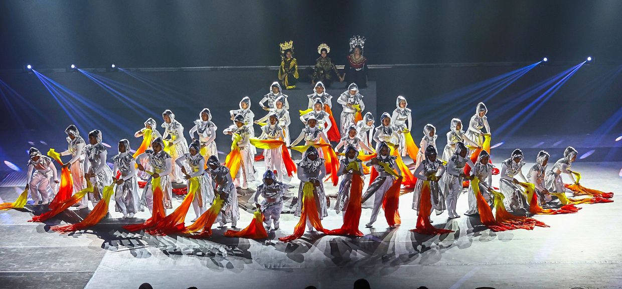 Futuristic fusion: A performance depicting the soul of Malaysia at the dry run of the national-level Malaysia Day celebrations in Kuching, Sarawak. — ZULAZHAR SHEBLEE/The Star