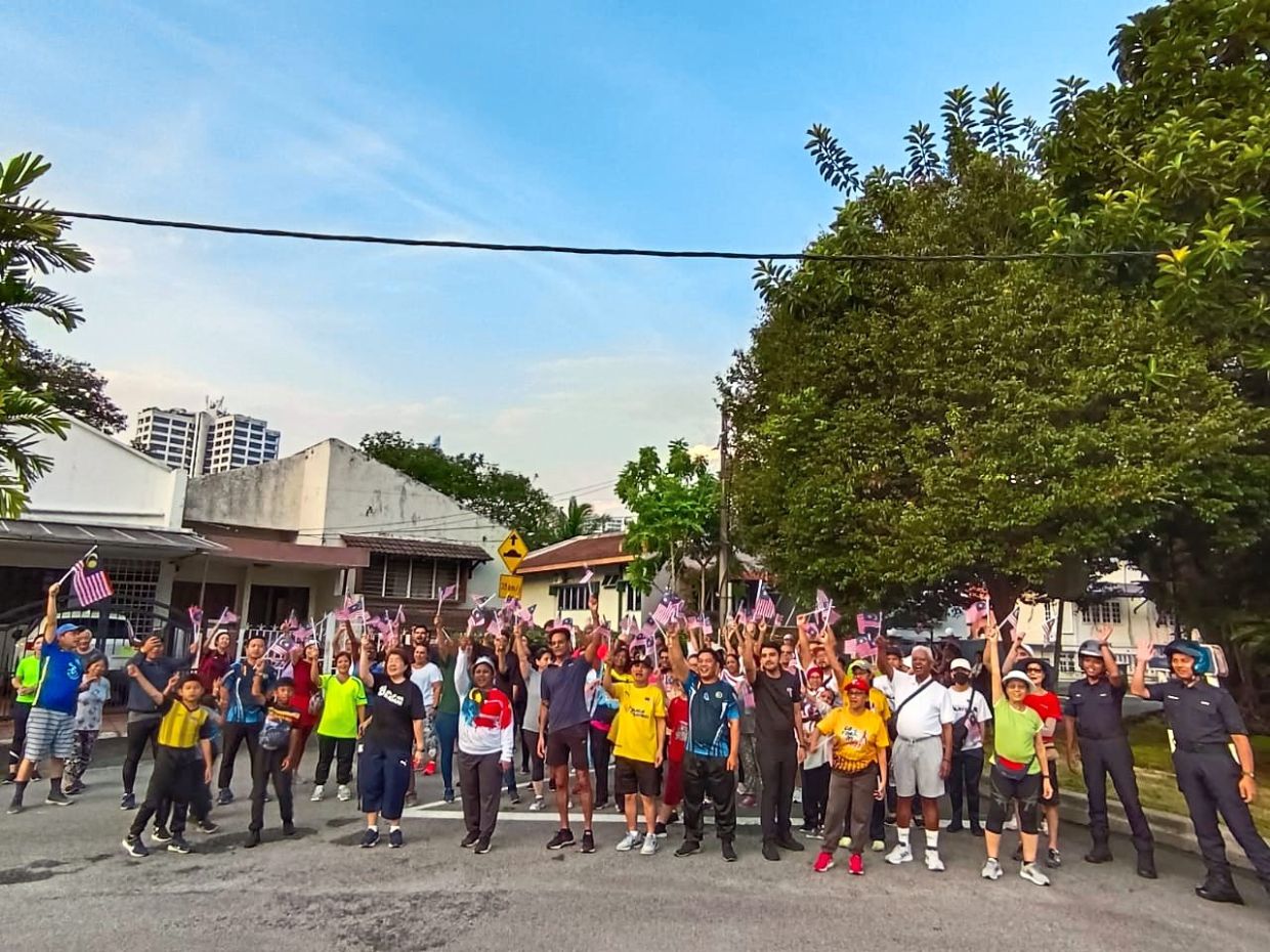 Bangsar residents bond over walk - Vimarsana News