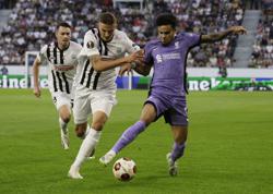 Soccer-Liverpool fight back to beat LASK 3-1 in Europa League