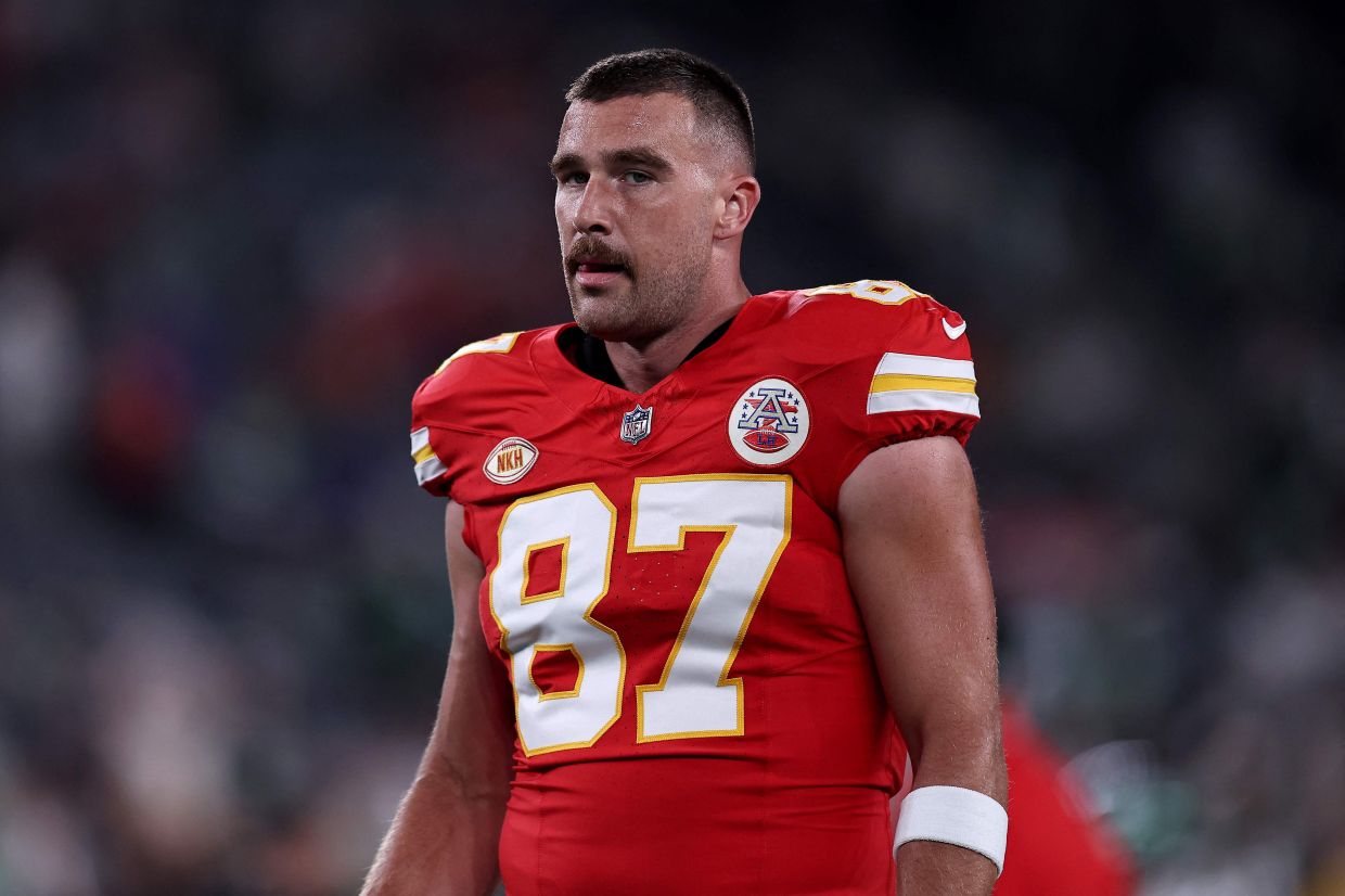 Travis Kelce 87 Kansas City Chiefs NFL Black jersey inspired style