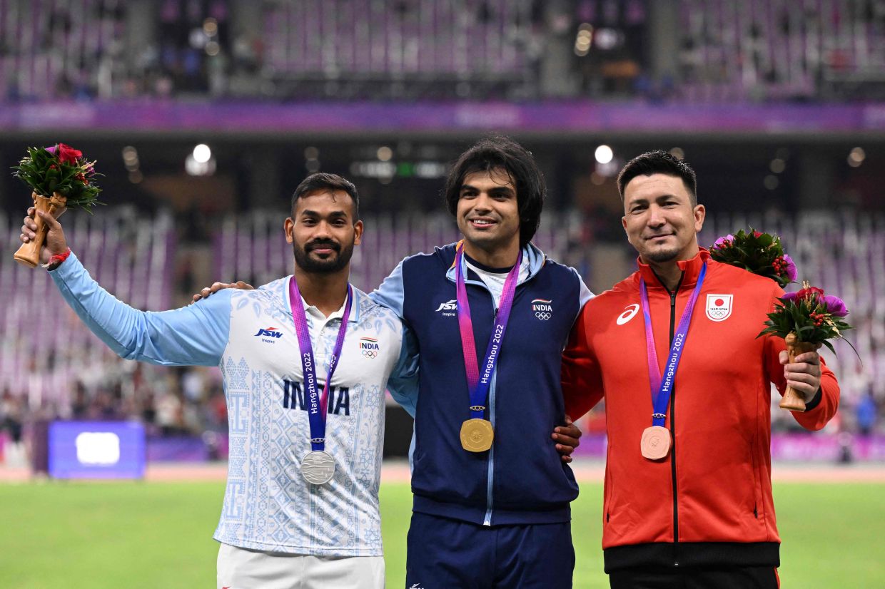 India's Olympic and world champ Chopra wins javelin gold despite 