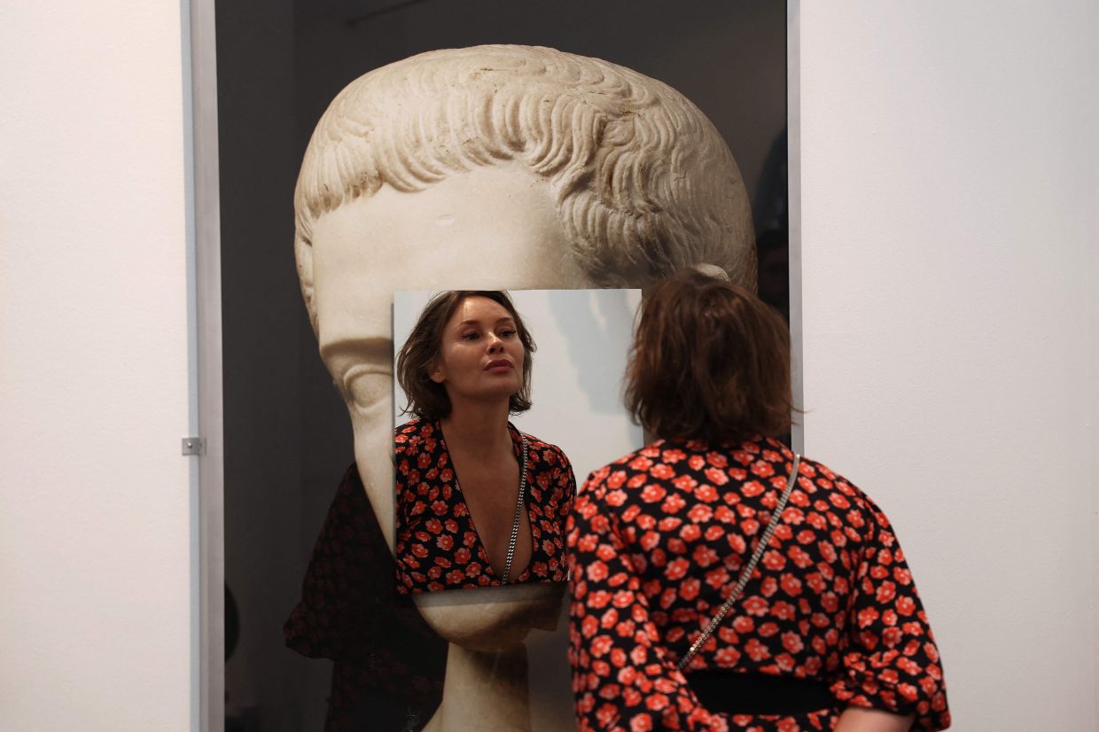 At 20, Frieze London celebrates its most international edition to date - Vimarsana News