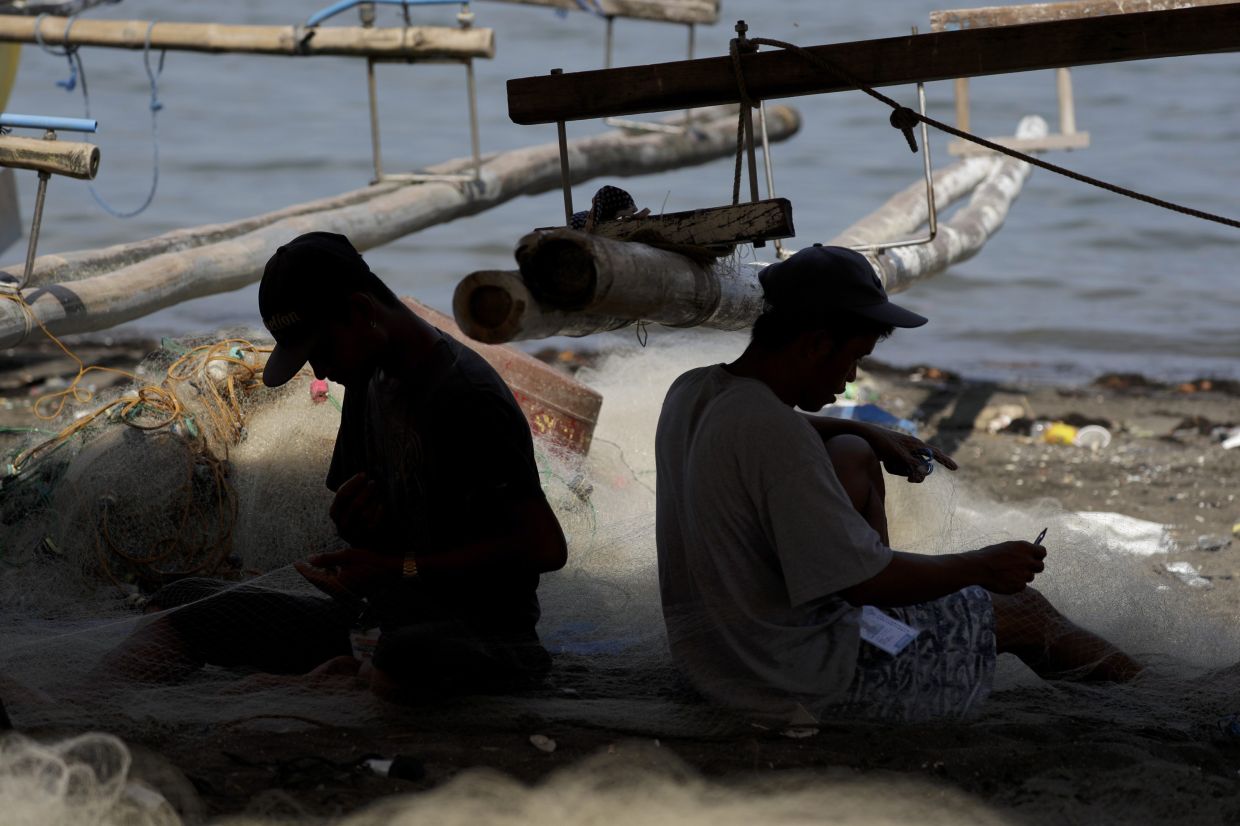 Canada to help Philippines track illegal fishing vessels with satellite technology - Vimarsana News