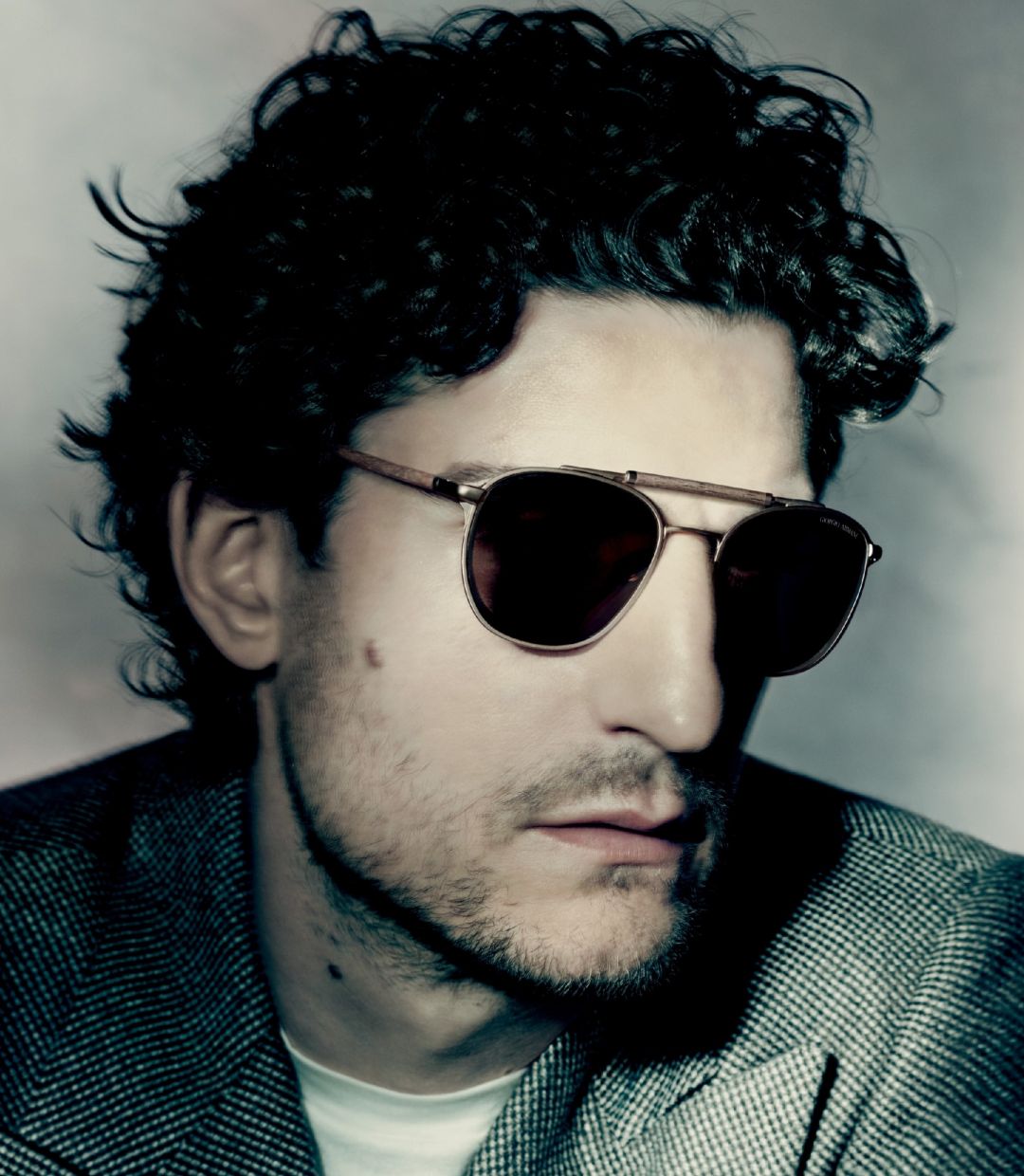 Minimalism still remain a key trend. Like this classic Giorgio Armani shades for men. Photo: EssilorLuxottica