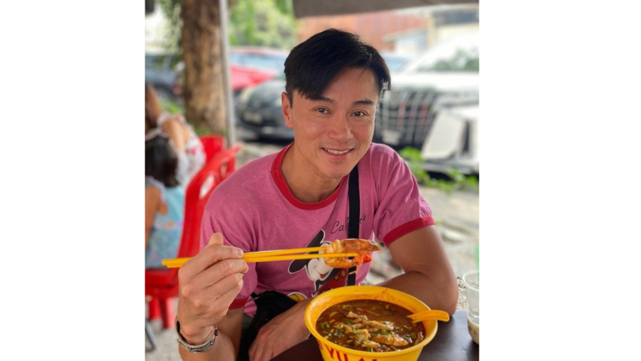 HK actor Raymond Wong enjoys local food while filming in Malaysia - Vimarsana News