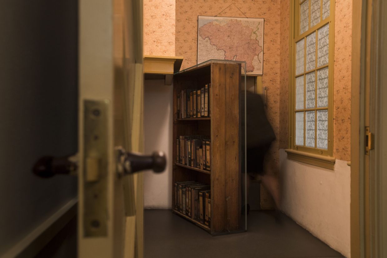 Polish-Canadian man convicted for 'hate projection' on Anne Frank house