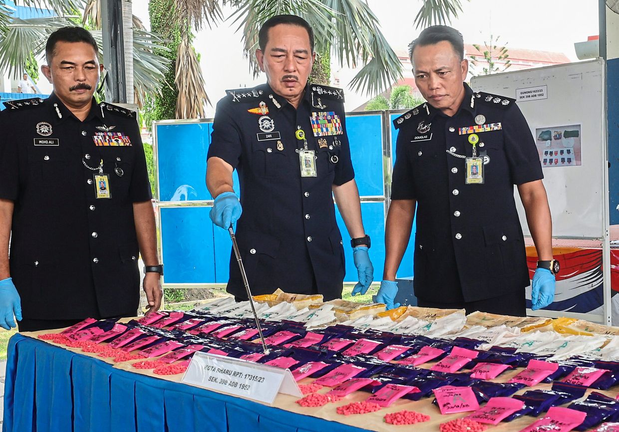 Police bust gangs behind armed robbery, gambling - Vimarsana News