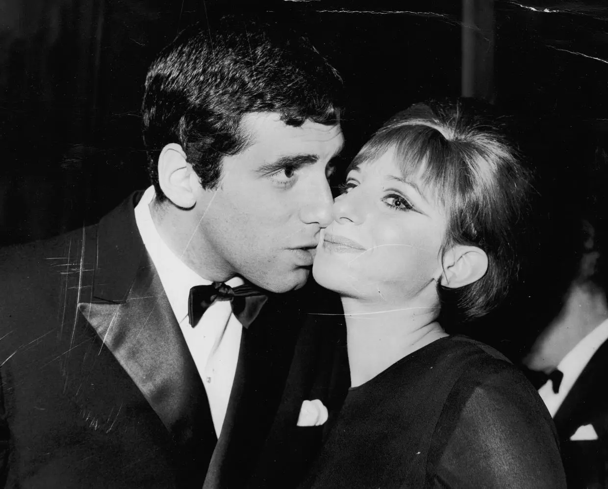 🎬 Insanity, Streisand & Sex Appeal — The Fall of Elliott Gould and the Breakdown Hollywood Never Forgot