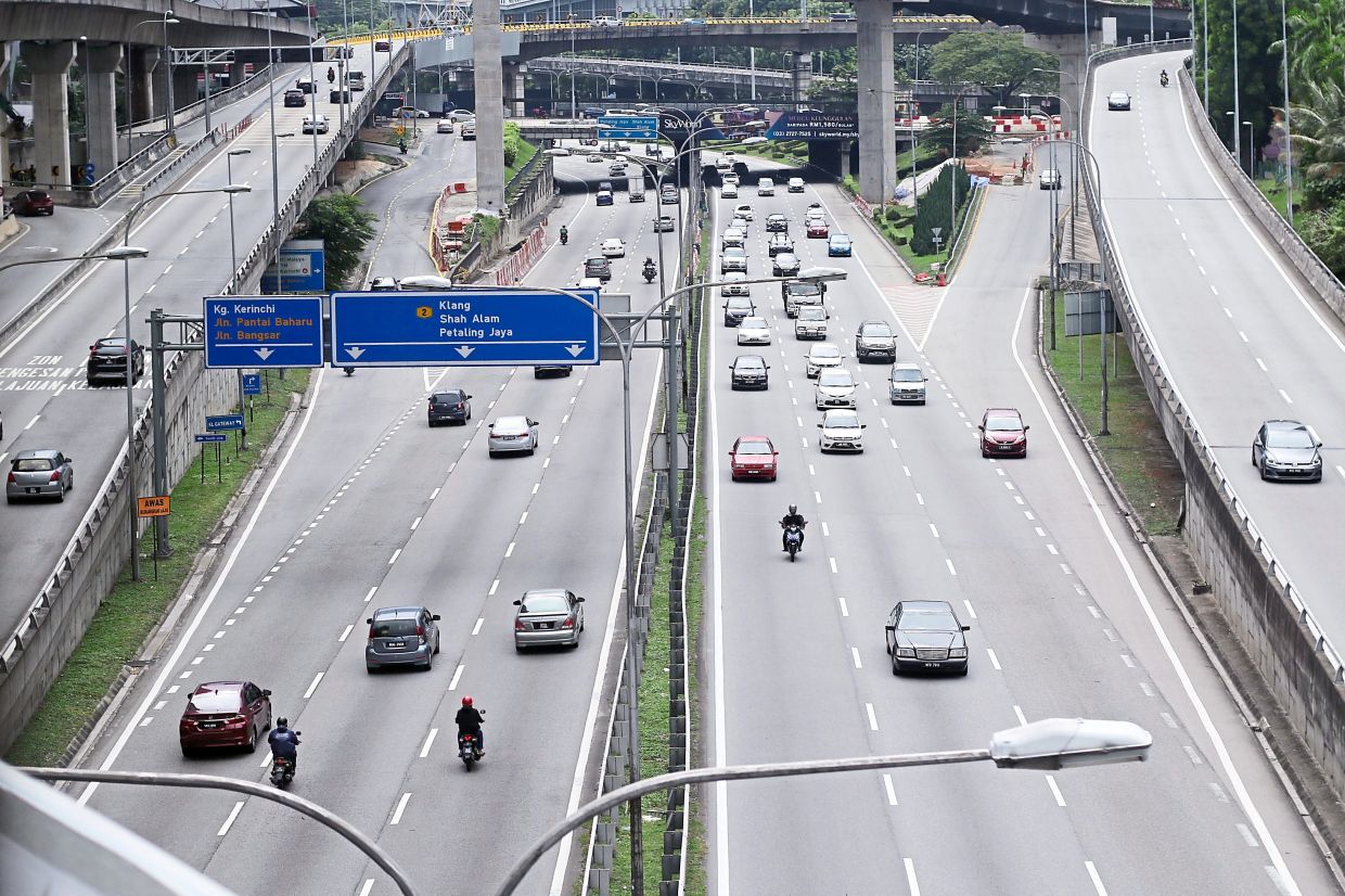 Highway responsibility: Motorists can file claims against highway concessionaires provided they have ample evidence that their accidents were caused by the negligence of the highway operators, says Abdul Rahman. — IZZRAFIQ ALIAS/The Star