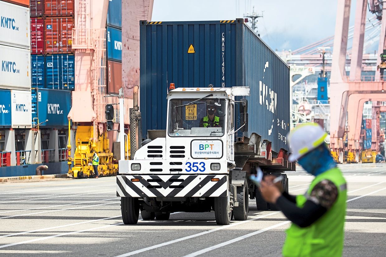 Growth Holds Steady On Exports As Risks Loom The Star Growth Holds Steady On Exports As Risks Loom The Star
