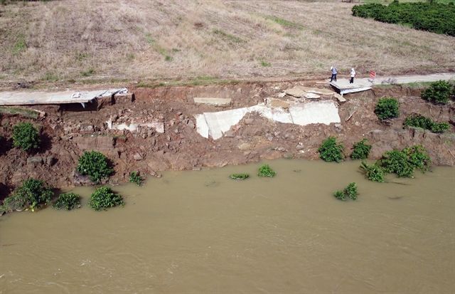 Landslides threaten farmland in Dak Nong Province - Vimarsana News