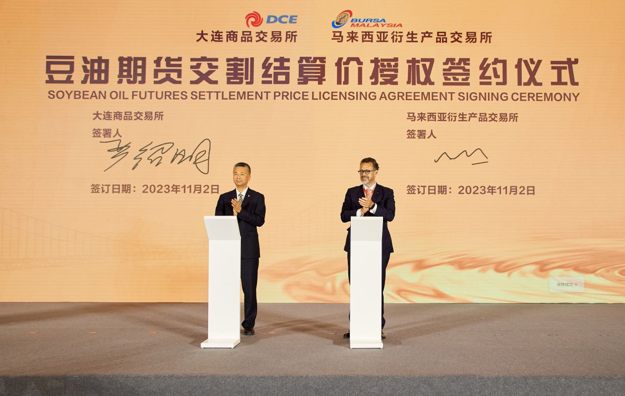 Bursa Malaysia, Dalian Commodity Exchange sign licensing deal for