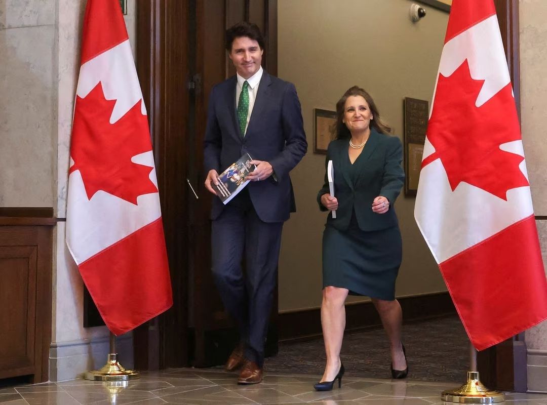 Canada's Trudeau should 'trim the sails' on spending, economists say - Vimarsana News