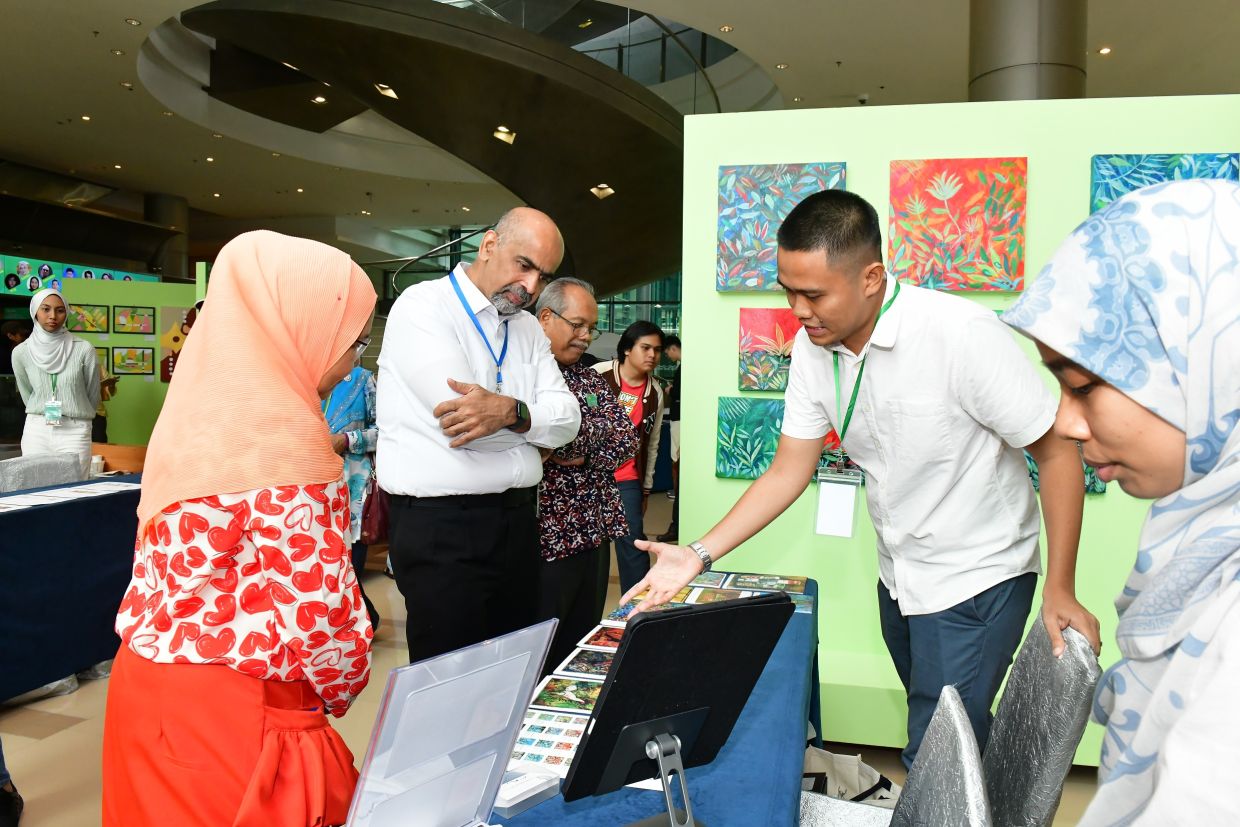 A general view of the Apa Khabar Art Bazaar at Bank Negara Malaysia Museum and Art Gallery. Photo: BNM MAG