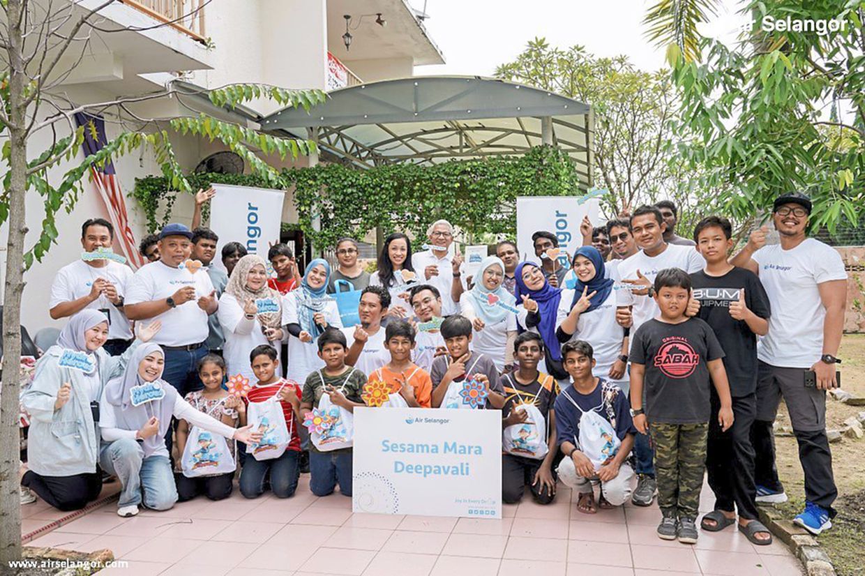 Sharing the Deepavali joy - Vimarsana News