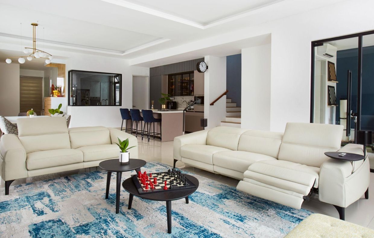 Gilbert Chang's Reo Recliner acts as a stunning centrepiece in his living room and is the perfect setting for gatherings with family and friends.