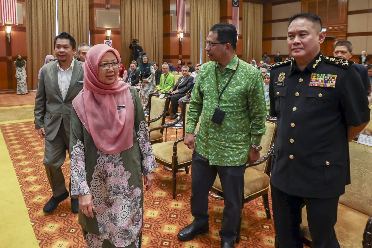 Health Ministry to send report to PAC over Covid-19 management - Vimarsana News